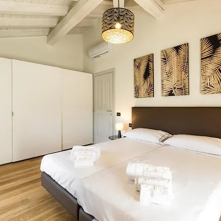 Palazzo Odescalchi Apartment *