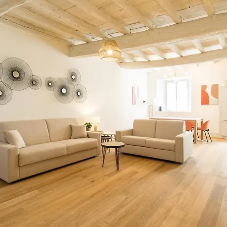 Palazzo Odescalchi アパート コモ